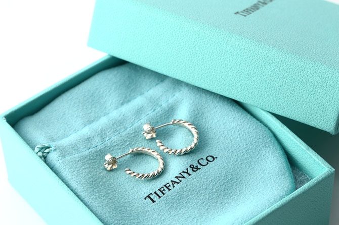 ティファニー　TIFFANY & Co. ミニ ツイスト フープ ピアス （スモール） 並行輸入品　【送料無料】